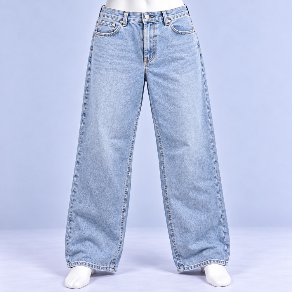 Universal Thread Vintage Straight Jeans Womens 12/31R Blue Light Wash Denim